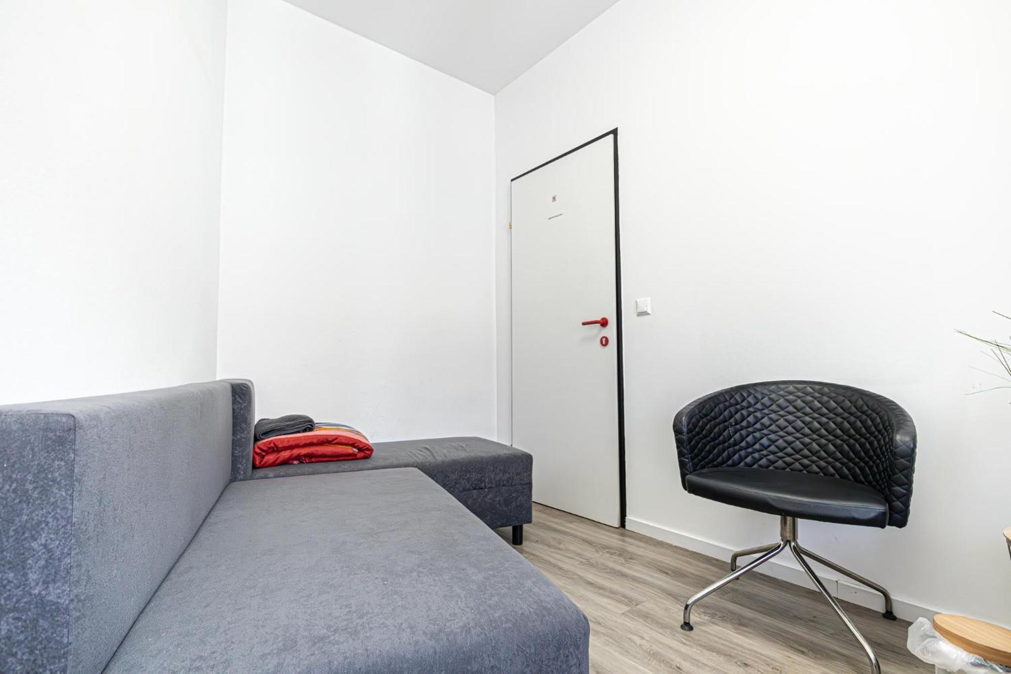 Near Schoenbrunn - Economy Rooms In Shared Apartment At Meidling Train Station Viena Exterior foto