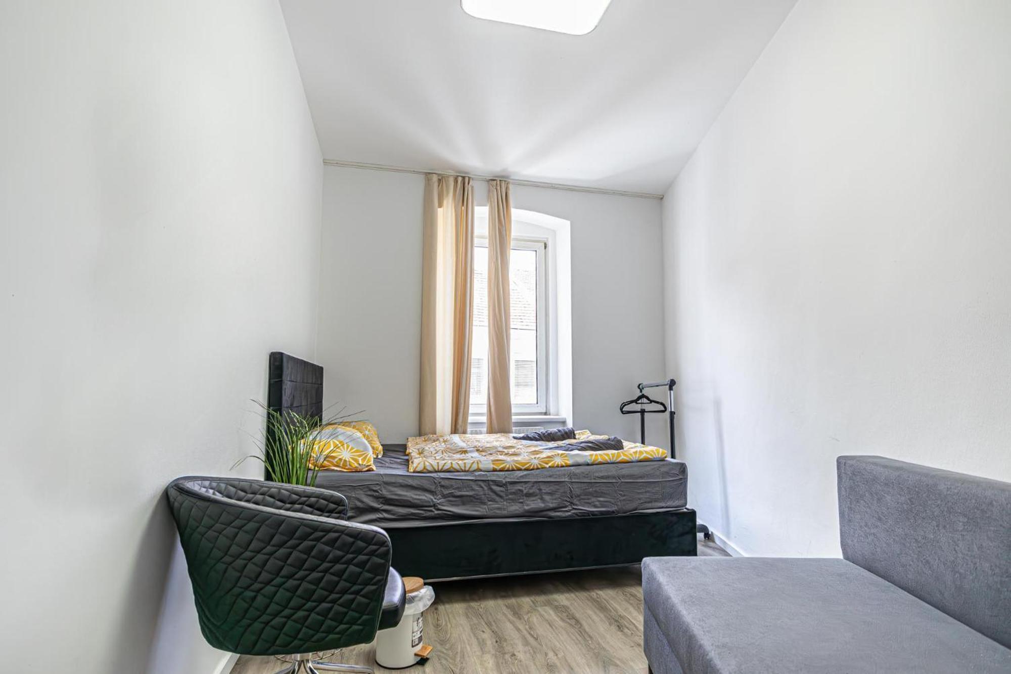 Near Schoenbrunn - Economy Rooms In Shared Apartment At Meidling Train Station Viena Exterior foto