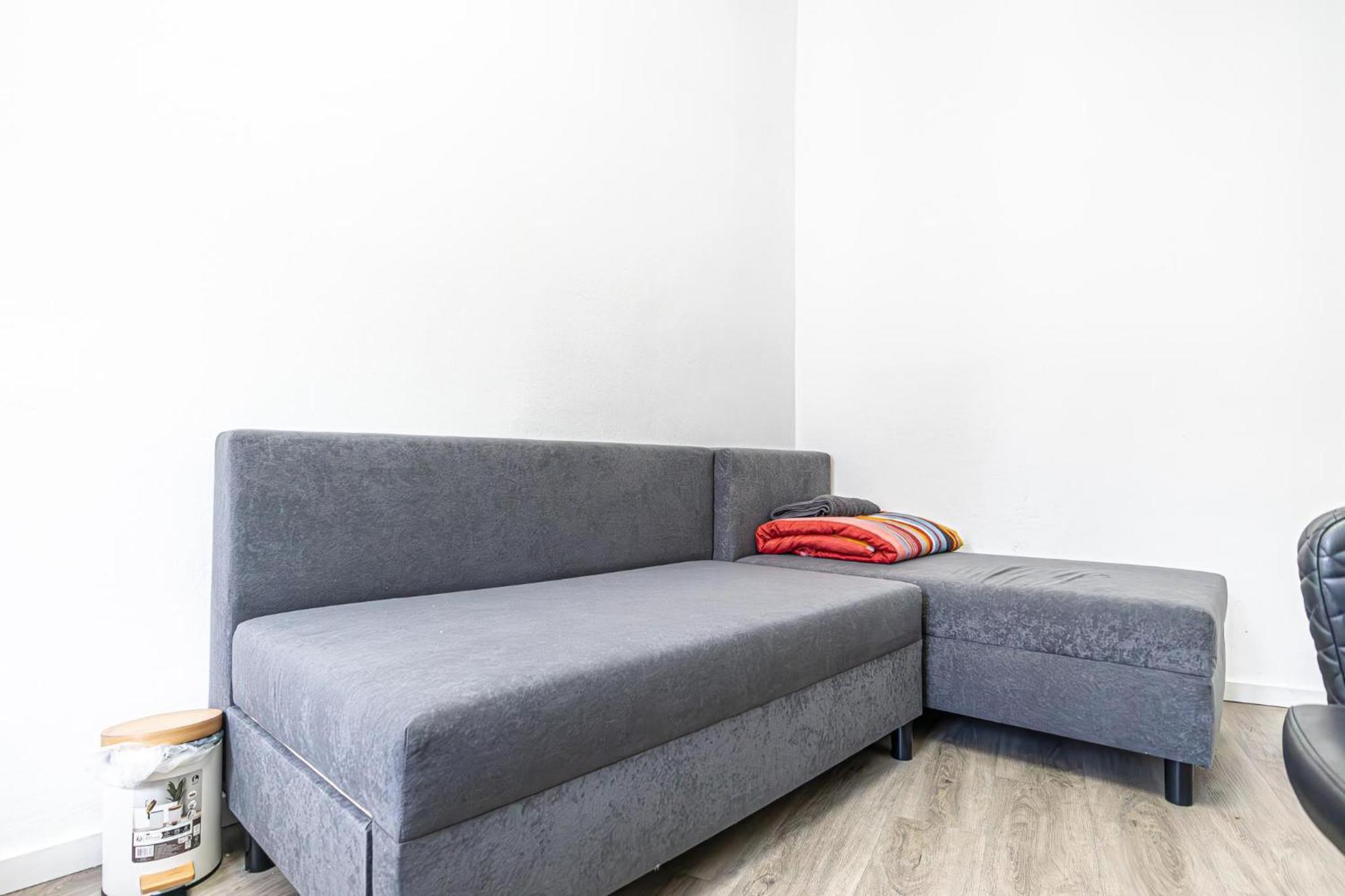 Near Schoenbrunn - Economy Rooms In Shared Apartment At Meidling Train Station Viena Exterior foto