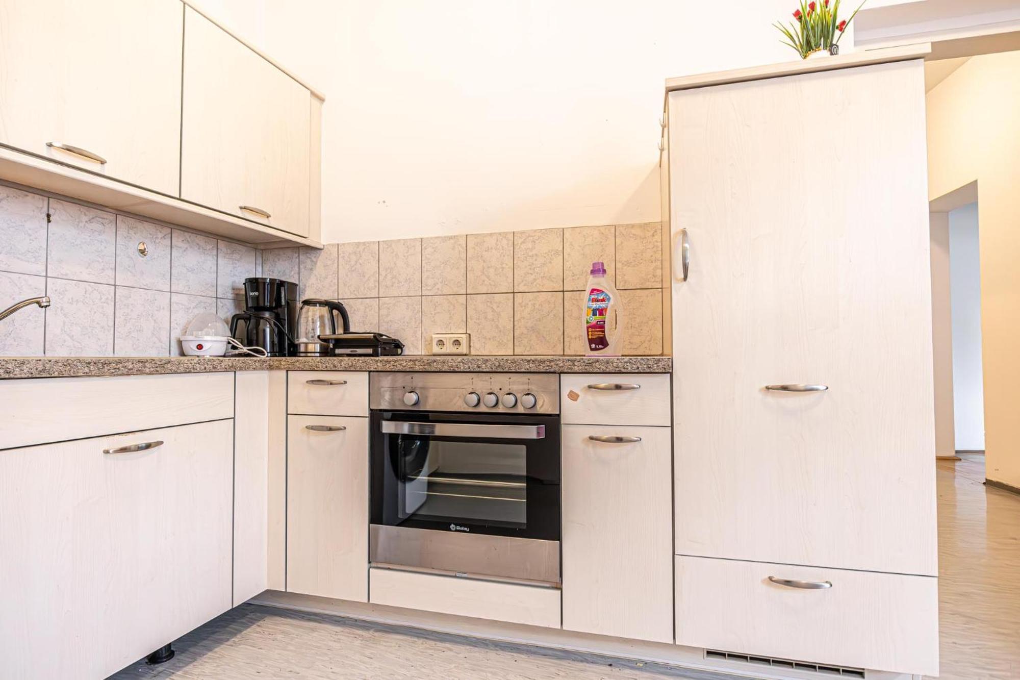 Near Schoenbrunn - Economy Rooms In Shared Apartment At Meidling Train Station Viena Exterior foto
