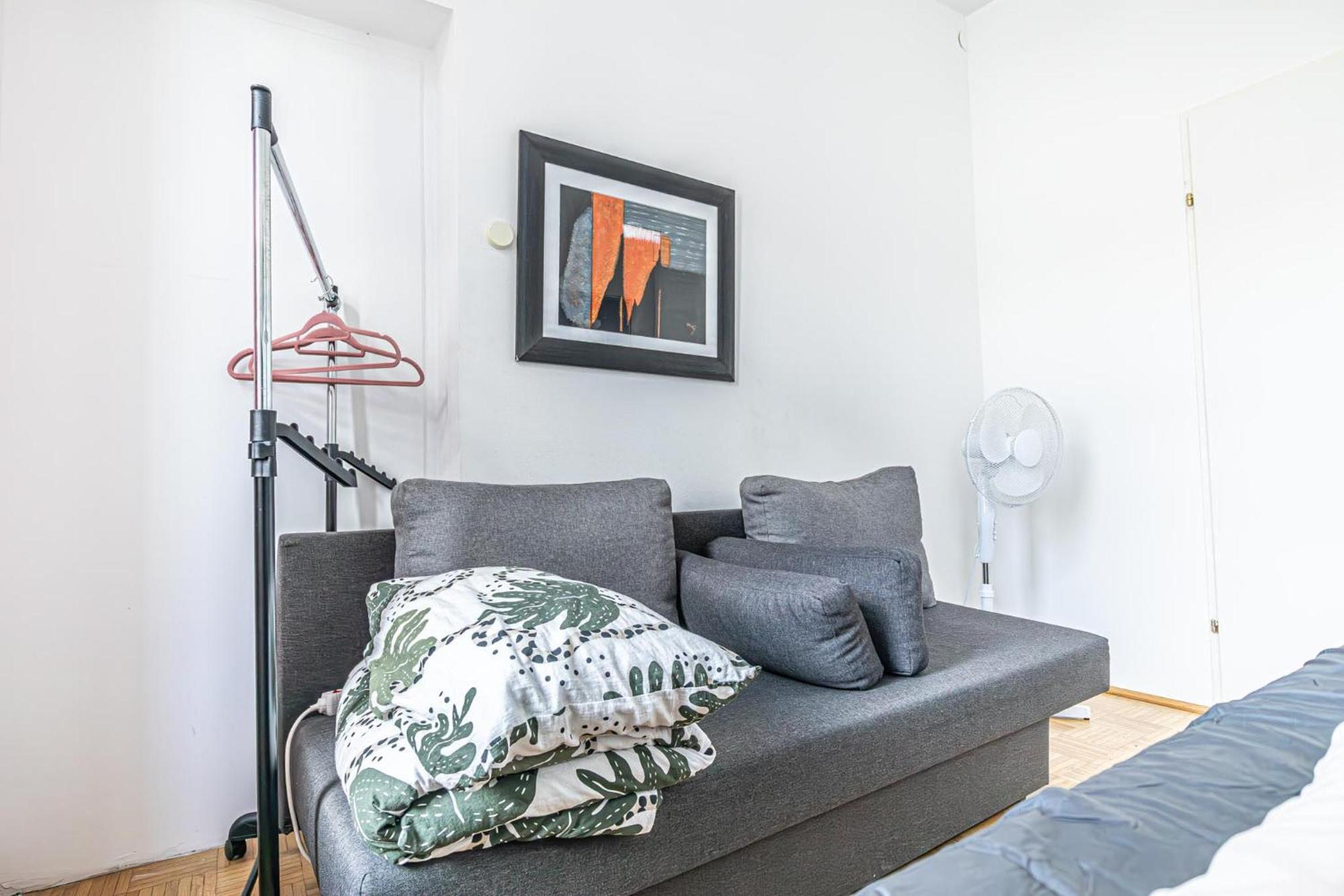 Near Schoenbrunn - Economy Rooms In Shared Apartment At Meidling Train Station Viena Exterior foto