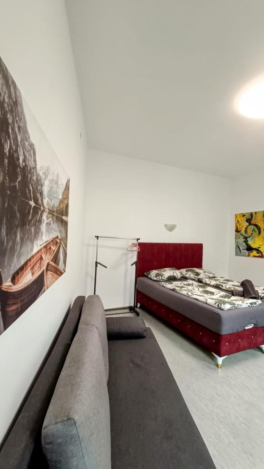 Near Schoenbrunn - Economy Rooms In Shared Apartment At Meidling Train Station Viena Exterior foto