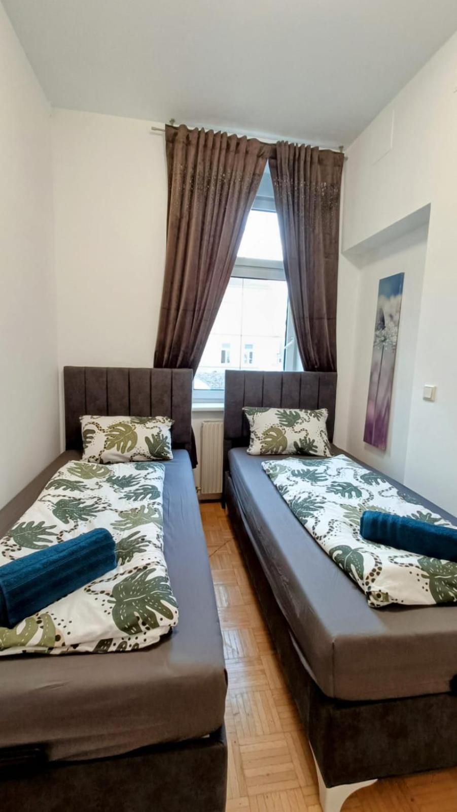 Near Schoenbrunn - Economy Rooms In Shared Apartment At Meidling Train Station Viena Exterior foto